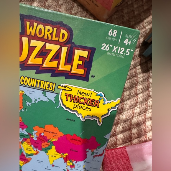 World GeoPuzzle - Vibrant Educational Puzzle - Picture 3 of 4